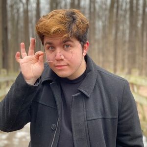 Meet your Posher, Zachary